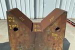 _Unknown / Other - Cast iron V supports