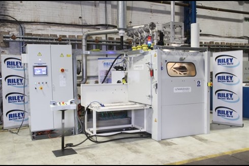 Wheelabrator Abrasive Developments - Vaqua 150 AXT Semi-auto Wet Blast Machine, 6 Trave