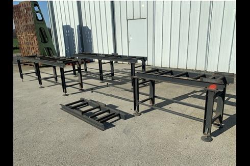 _Unknown / Other - Roller support for saw